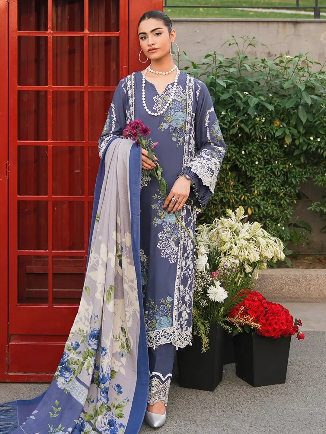Embroidered Lawn Suit FS5004