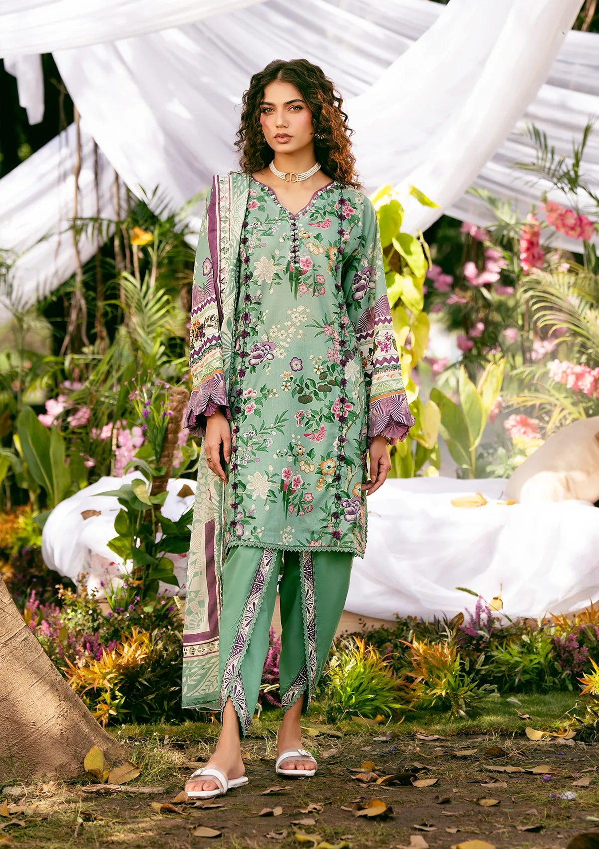 Minted Blossom Floral Lawn - FS1161