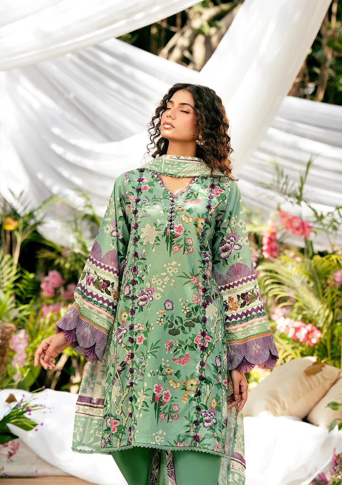 Minted Blossom Floral Lawn - FS1161