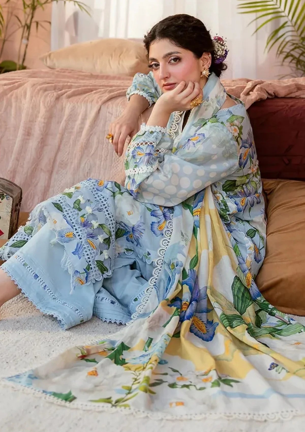 Blue Iris Bloom Floral Lawn - FS3356