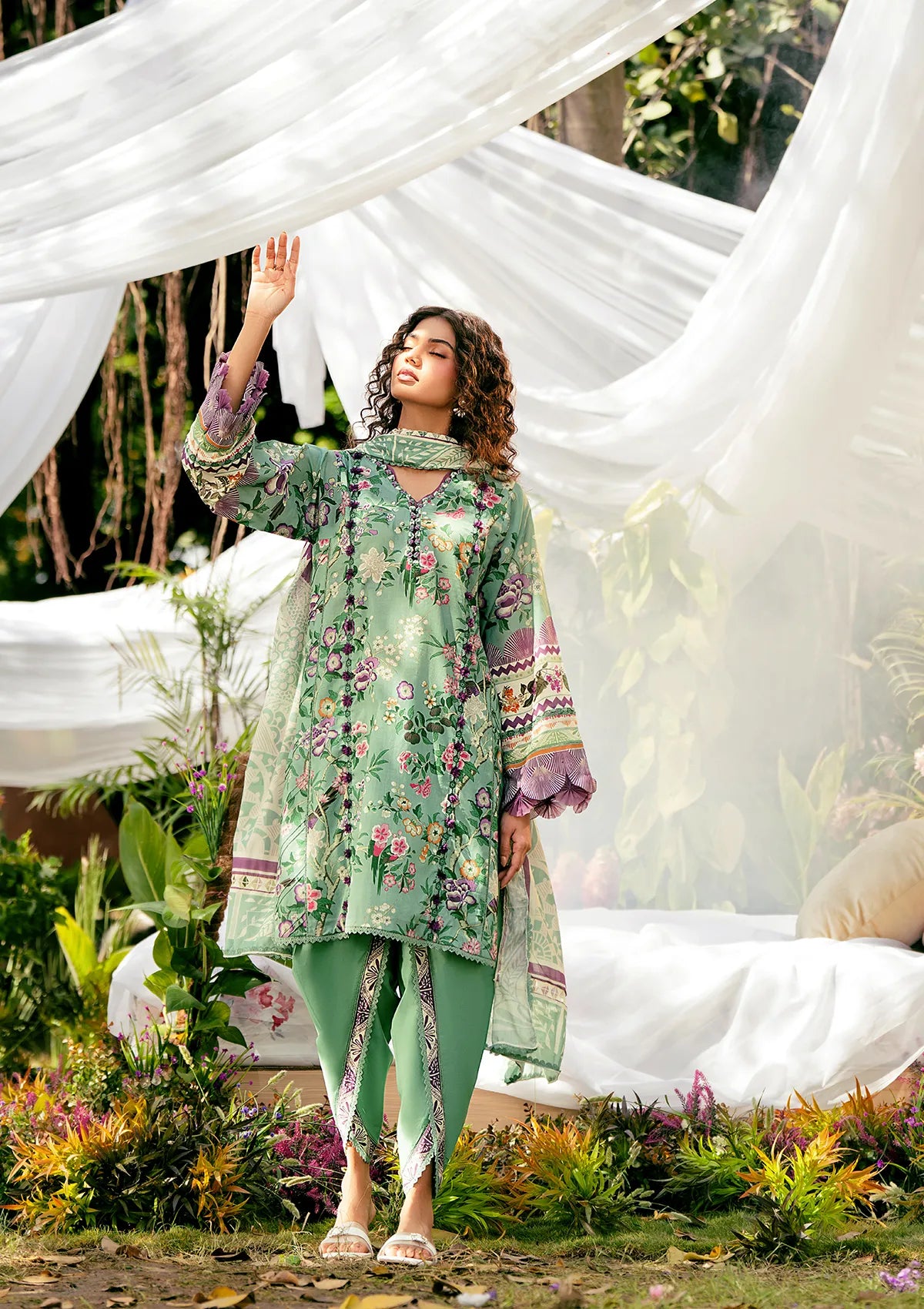 Minted Blossom Floral Lawn - FS1161