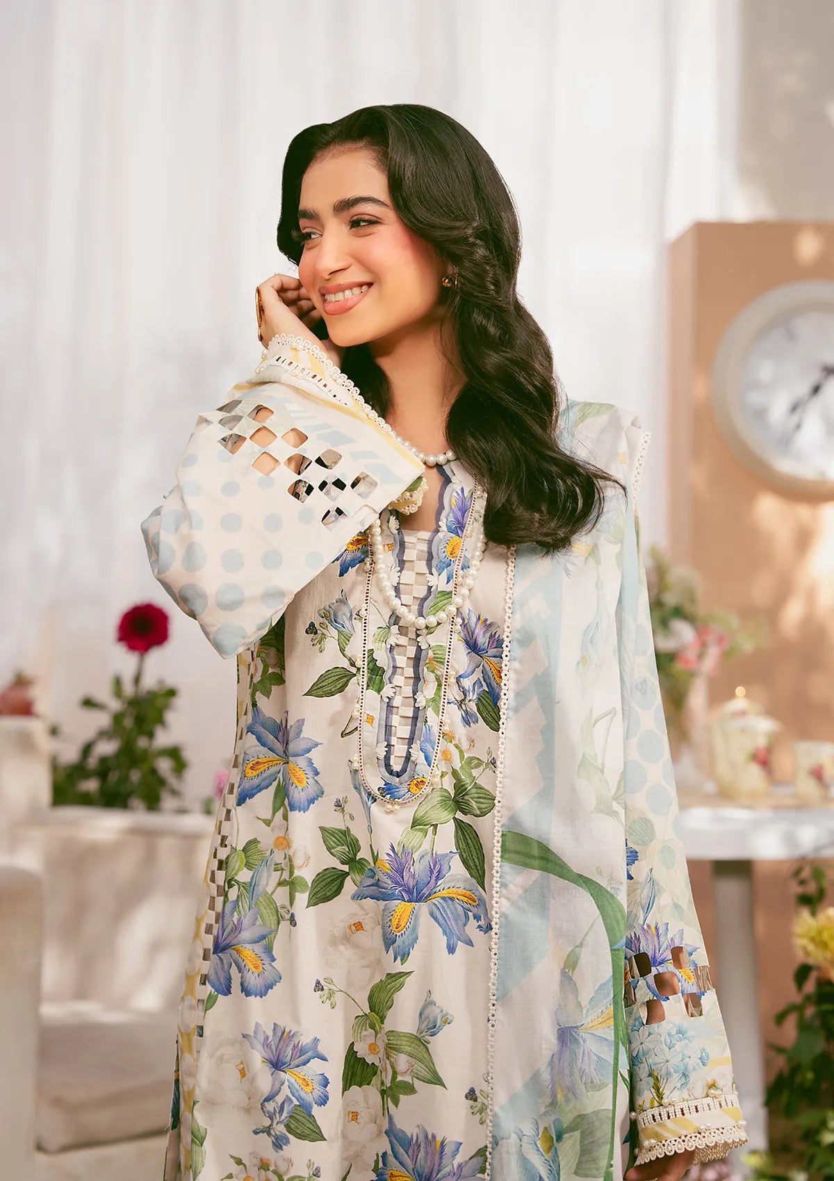 Ivory Bahaar Floral Lawn - FS1171