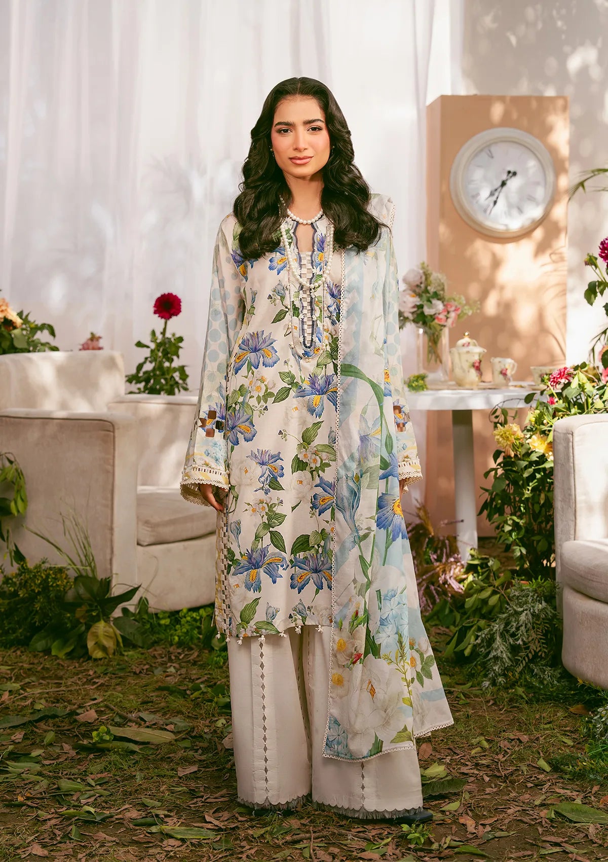 Ivory Bahaar Floral Lawn - FS1171