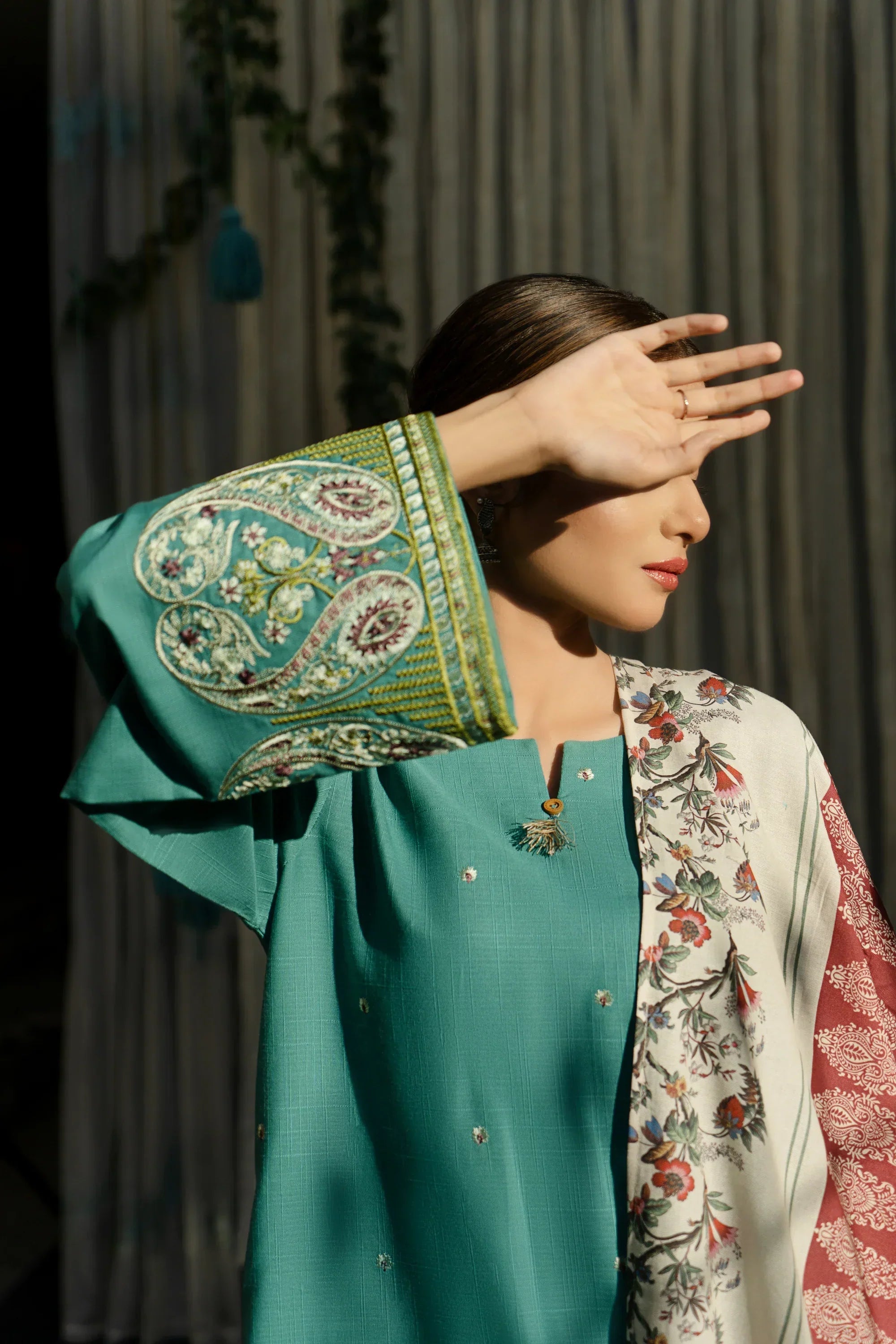 URGE Lawn 3PC Embroidered – ZC305