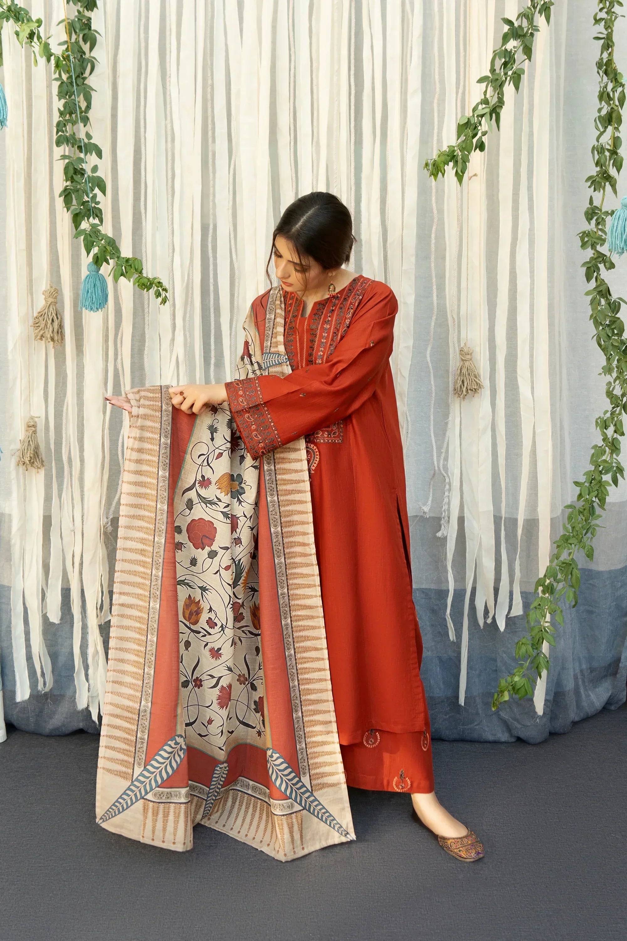 URGE 3PC Dhanak Embroidered Suit with Digital Printed Shawl – ZC651
