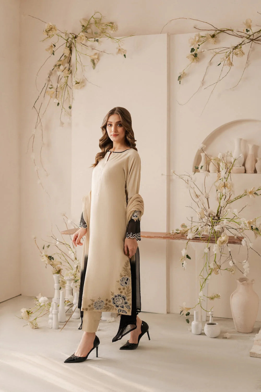 Lawn-3PC Embroidered Shirt with Chiffon Tie and Dye Dupatta SS - 5095